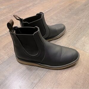 Red Wing Weekender Chelsea Boot Sz. 8.5